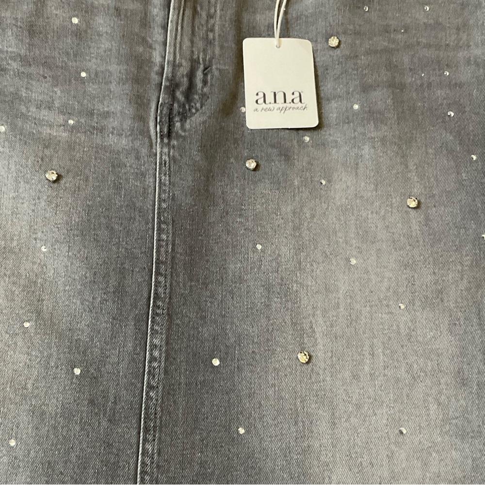 a.n.a High Waist Crystal Embellished Gray Denim Skirt Midi NWT size 12 - Picture 2 of 11